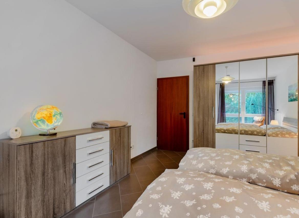 Modernes Apartment In Schoener Lage Düsseldorf Kültér fotó
