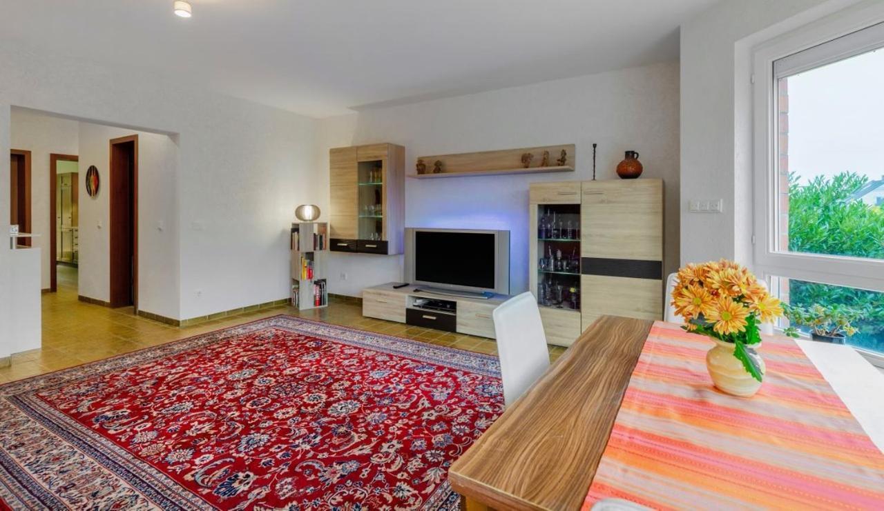 Modernes Apartment In Schoener Lage Düsseldorf Kültér fotó